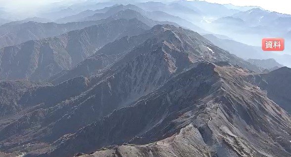「大雪渓を歩いていて、雪で滑って滑落した…」北アルプス・白馬岳大雪渓付近で茨城県の会社員の56歳男性が約10メートル滑落…標高約2200メートル…右足の痛み訴え、救助隊が救助へ　|　SBC NEWS | 長野のニュース | SBC信越放送