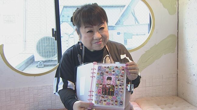 【天童よしみ】シール友達のaikoに 「レアなやつ早く欲しい」 原宿・シール交換カフェに〝よしみ店長〟降臨|TBS NEWS DIG