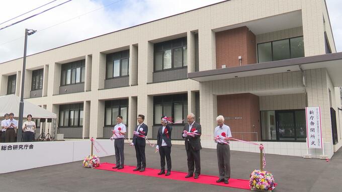 青森県内唯一の畜産部門の試験研究機関「青森県産業技術センター畜産研究所」の新庁舎が完成　約8億4000万円かけて建設　受精卵の移植技術を活かした「黒毛和種の生産」や「スマート農業」の研究も実施|TBS NEWS DIG