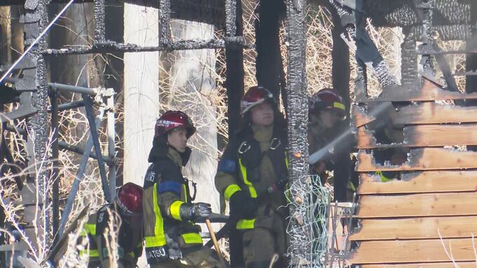 「車庫の車が燃えている」 小松市で住宅全焼し男性１人搬送 石川県内には乾燥注意報|TBS NEWS DIG