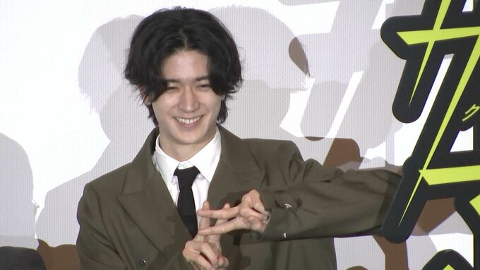 【Hey! Say! JUMP中島裕翔】『コイツめっちゃ楽しんでるじゃん！」ベルリン国際映画祭での写真に“1人ツッコミ1人ボケ”|TBS NEWS DIG