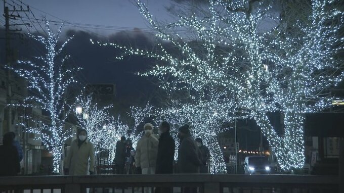 幻想的な空間を演出　石和温泉郷でイルミネーション始まる　クリスマスイブを前に点灯式　|　山梨のニュース | ＵＴＹテレビ山梨