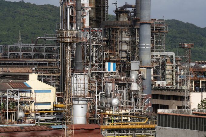 インド、米ロ首脳会談前に原油調達先多角化急ぐ－２次関税を懸念