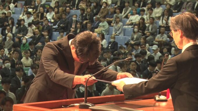 琉球大学卒業式　1700人が新たな門出　|　沖縄のニュース｜RBC 琉球放送
