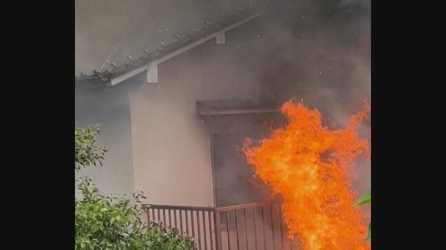 「家から炎が出ている」住宅街で火事　１人の遺体発見　80代女性と連絡取れず　警察が付近住民に避難呼びかけも　広島県福山市|TBS NEWS DIG