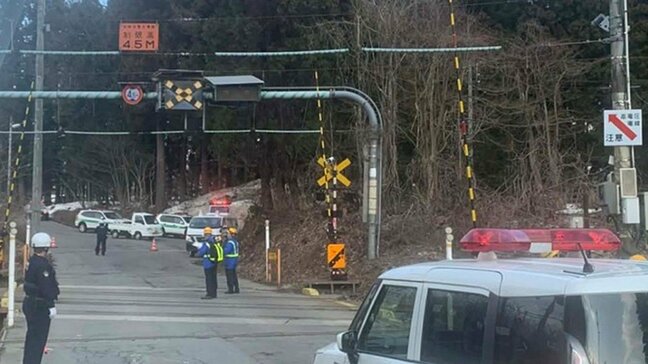 山形新幹線などの運転再開は午後5時半ごろか　山形新幹線の回送列車と乗用車が踏切で衝突|TBS NEWS DIG