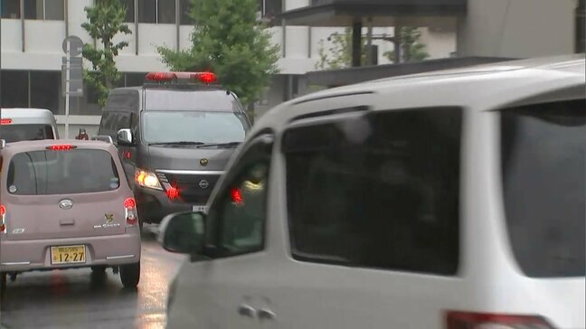 将来を悲観して犯行に及んだ趣旨の供述　息子を刃渡り22センチの刺身包丁で刺し殺害しようとした疑いの父親を送検【岡山】|TBS NEWS DIG