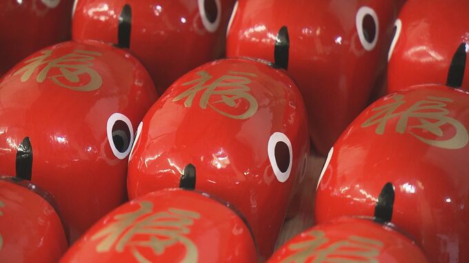 体の“黒い斑点”は何？人気民芸品「赤べこ」のヒミツに迫る　福島|TBS NEWS DIG