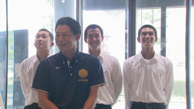 「すごいことをしたなと改めて感じている」市役所で熱烈歓迎　甲子園で旋風起こした大社高校野球部　市長に戦いを報告|TBS NEWS DIG