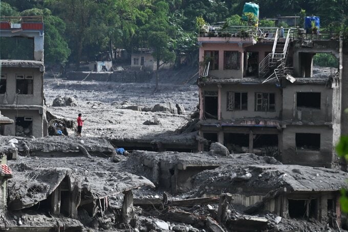 ネパール･中国の洪水､死者1000人超－「ヒマラヤの津波」とカナル外相