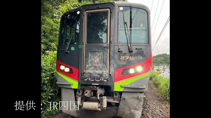 JR土讃線の踏切で特急列車と乗用車が接触　けが人なし　踏切には「非常用ボタン」がついておらず【高知】　　|　高知のニュース・天気｜KUTV NEWS | KUTVテレビ高知
