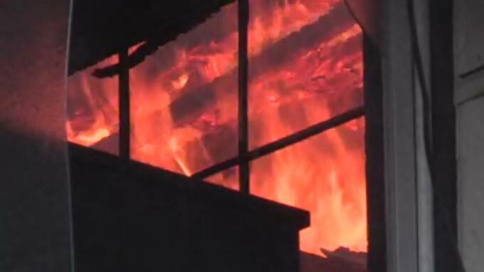 住宅からは激しい炎が…住宅密集地で火災　あわせて９棟が焼け1人の遺体見つかる　愛媛・今治市　|　愛媛のニュース - Nスタえひめ｜あいテレビは6チャンネル