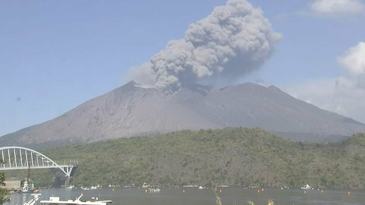 桜島で噴火あいつぐ 噴煙1300ｍ 灰は鹿児島市吉野方向へ【きょう・あすの降灰予報】鹿児島・熊本