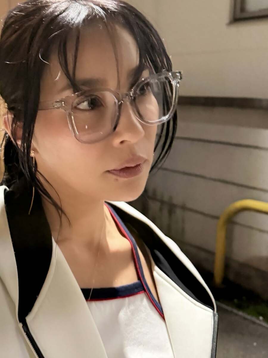 瀬戸朝香 】友人と食事するプライベートショットを公開「聞いて