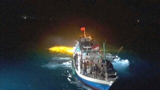 インドネシア沖で旅客船が沈没　“数日間漂流”の7歳少女を救助　少なくとも1人死亡、18人行方不明| TBS CROSS DIG with Bloomberg
