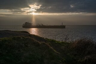 ホルムズ海峡周辺で船舶の巨大クラスター、電子妨害の強まり示唆| TBS CROSS DIG with Bloomberg