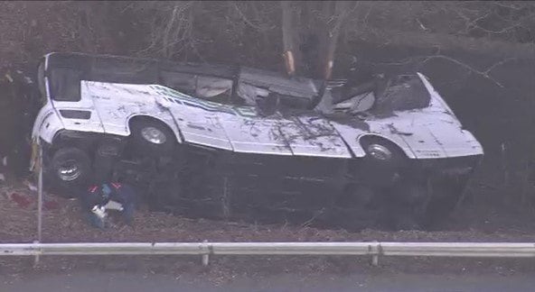 「なぜ19歳で命を奪われなければならなかったのか…」大学生など15人が死亡「軽井沢町スキーバス転落事故」バスは制限速度超える時速96キロで走行…カーブ曲がり切れずガードレールに衝突し崖下に転落…22日に控訴審判決　|　SBC NEWS | 長野のニュース | SBC信越放送
