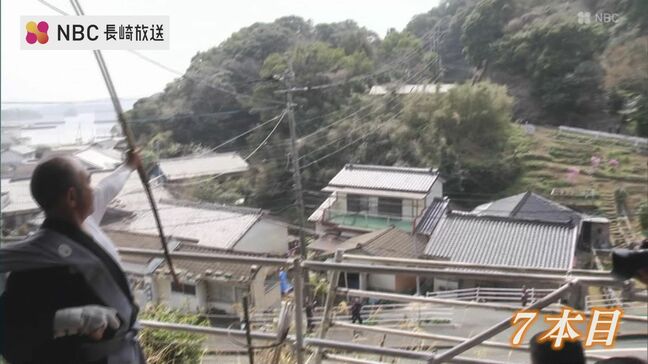 60メートル先の的に願いを込めて「百手祭り」大漁と商売繁盛を祈願【対馬】|TBS NEWS DIG