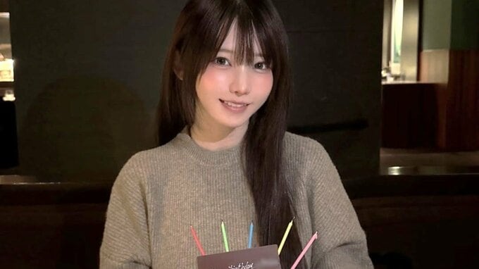 【 えなこ 】「誕生日を迎えました」柔らかなニット姿でケーキに微笑　「与えてもらっているばかりなので、少しでもお返しできるように」|TBS NEWS DIG