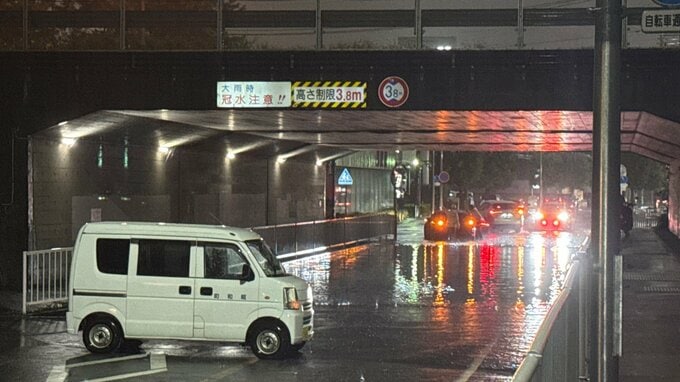 県内各地で大雨　道路の冠水や交通に影響　JR中央線・身延線も運転見合わせ　山梨　【8日午後11時現在】【雨と風のシミュレーション】　|　山梨のニュース | ＵＴＹテレビ山梨
