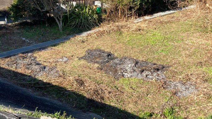 住宅敷地内で性別不明の焼死体が見つかる 近くには枯草を燃やした跡　大分|TBS NEWS DIG
