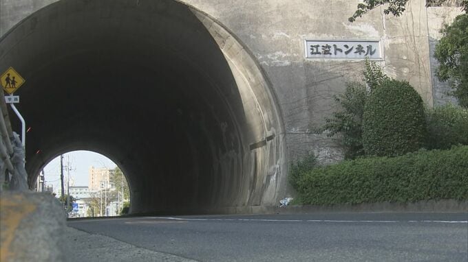 バイクの後部座席で立ち上がったか　パトカーから逃走中にトンネルの壁に衝突　運転手が死亡した事故　後部座席の男を重過失致死の疑いで逮捕　広島　|　RCC NEWS | 広島ニュース | RCC中国放送