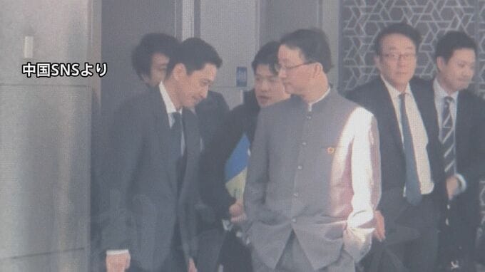 日中局長級会談　金井局長が「頭下げた」写真が中国のネット上で拡散「いい写真」「カメラマンにボーナスあげて」