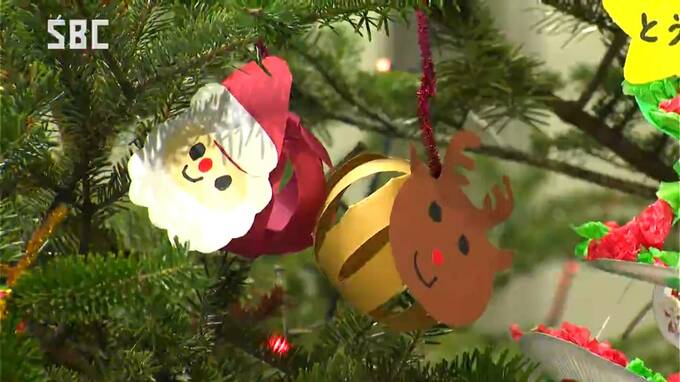 「サンタさん来てね！」クリスマスが待ち遠しい！子どもたちがツリーの飾りつけ　長野・松本市　|　SBC NEWS | 長野のニュース | SBC信越放送