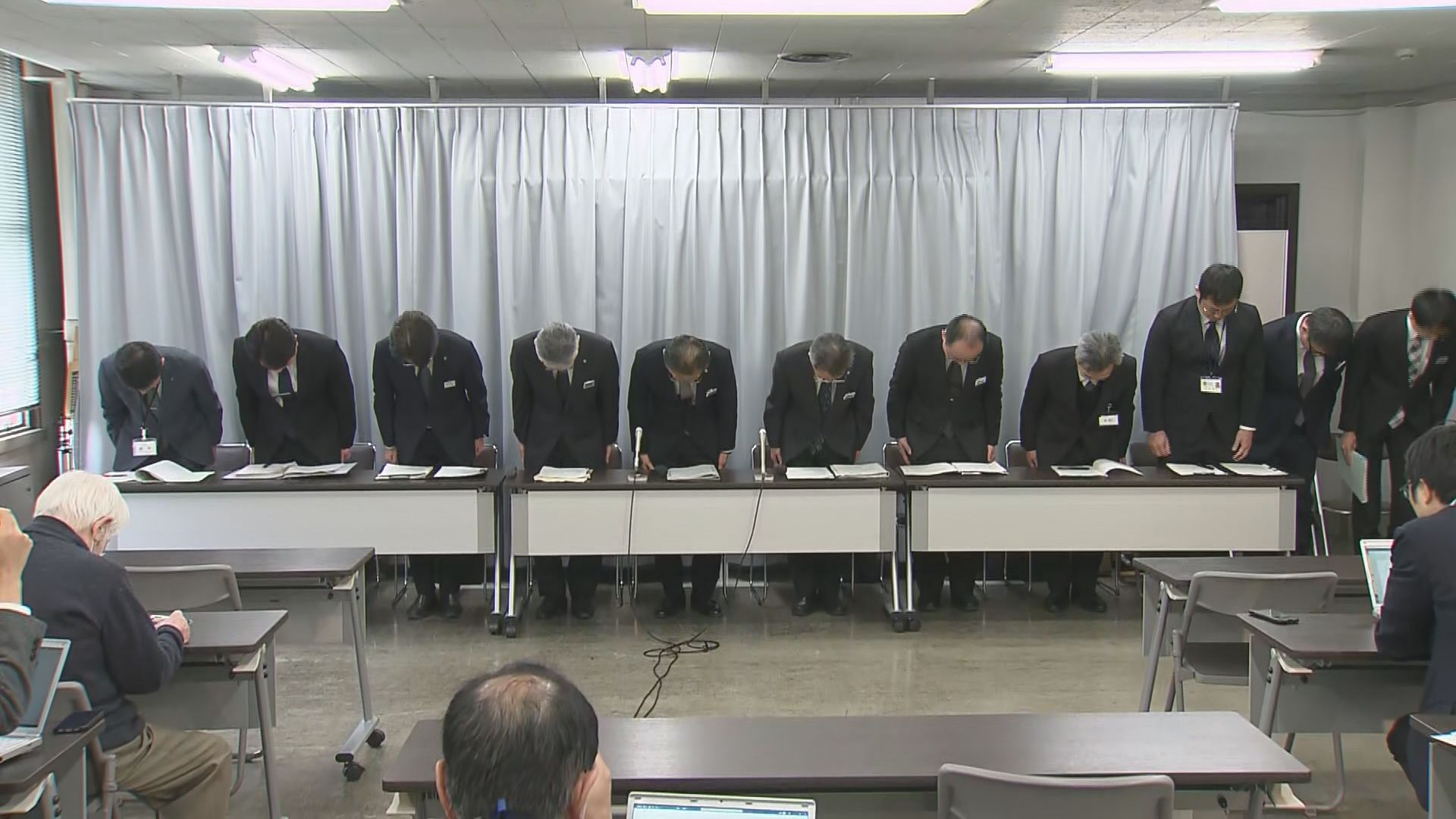 公立中学校の事務職員（34）を懲戒免職　経費約1640万円を着服しカードローン返済に充てる　愛知