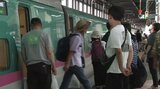 駅に多くの利用客の姿 お盆を故郷や行楽地で過ごす人たちの帰省ラッシュがピーク 岩手・盛岡市|TBS NEWS DIG