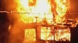 【詳報】火柱が立つ住宅「火が真っ赤に上がっていた」住宅1棟が全焼の火事 焼け跡からは性別不明の1人の遺体 火事のあと住人と連絡取れず 遺体は住民の可能性があり警察が身元の特定進める 青森県むつ市 | 青森のニュース│ATV NEWS│青森テレビ
