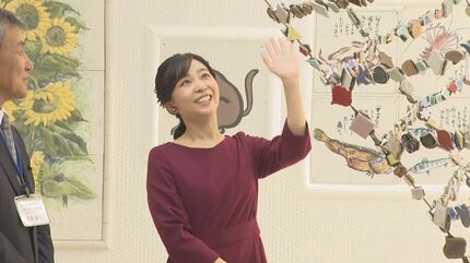 涙ぐむ受賞者に佳子さまがハンカチを…ウクライナ人陶芸家「世の中で一