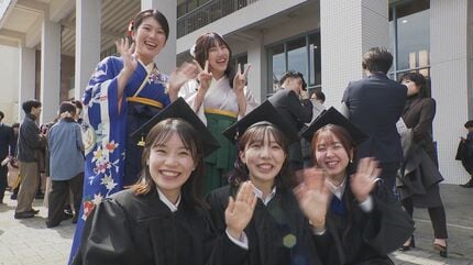 金沢大学で卒業式 2500人が新たなステージへ 和田学長は「希望と明るさ