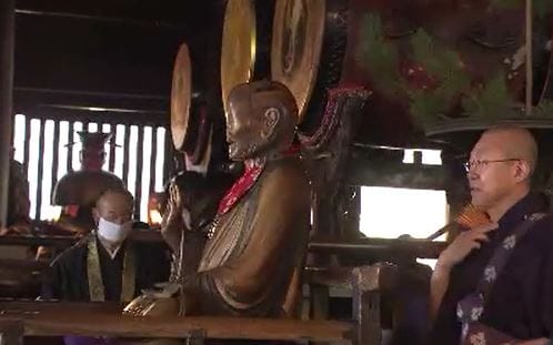 盗難から5日　『びんずる像』が善光寺本堂に戻る　参拝客も早速触って御利益に　長野|TBS NEWS DIG