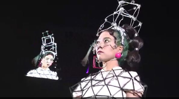 学生100人がステージに！「美」を学ぶ若者たちが華やかなファッションショー|TBS NEWS DIG