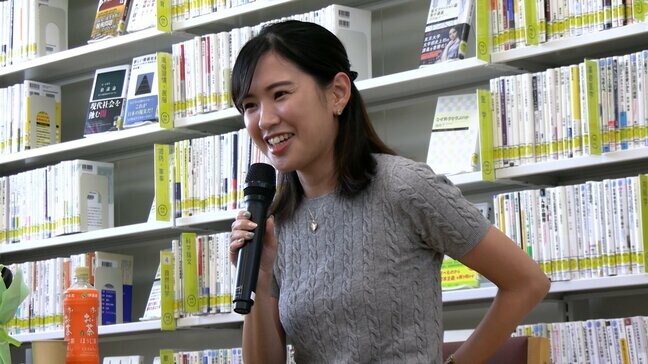 「“私はこれなんだ”って凝り固まらないで」 女性小説家・天川栄人さんが母校で高校生たちにエール【後編】|TBS NEWS DIG
