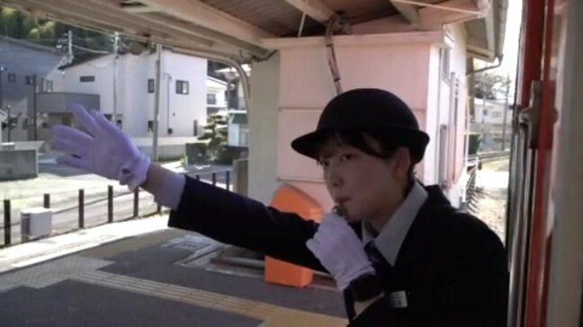 通学電車で見つめた背中に追いつきたい…伊予鉄道の新人車掌が研修で奮闘中【愛媛】|TBS NEWS DIG