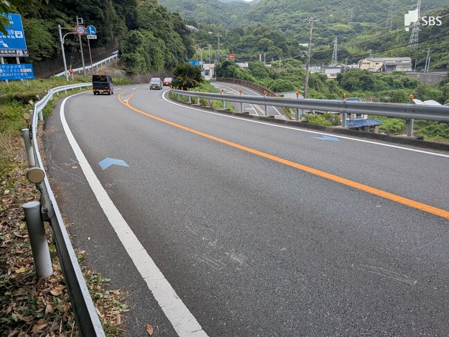 「バイクが倒れている」乗用車が原付バイクに衝突し逃走するひき逃げ事件 60代男性が頭を打ち重傷=静岡県警|TBS NEWS DIG
