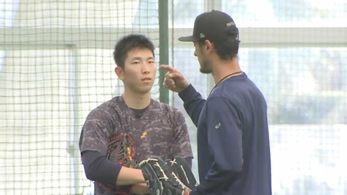 ダルビッシュWBCへ「皆で仲良く、お互い引っ張っていくのがいい」巨人・戸郷に変化球など親身にレクチャー【侍ジャパン】|TBS NEWS DIG