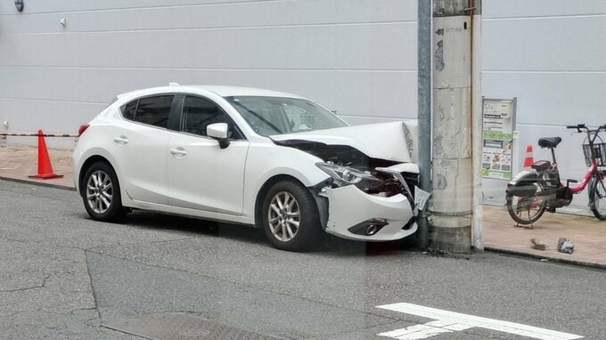 人に危害を及ぼすような運転で電柱に衝突か　広島県警の警察官(27)を現行犯逮捕　 職務質問時に酒臭も...飲酒運転も視野に捜査　 調べに対し「何もいいたくない」と供述　|　RCC NEWS | 広島ニュース | RCC中国放送