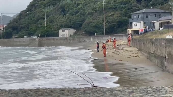 防波堤から海に飛び込んだ19歳男子大学生が行方不明　ほか2人も溺れるがサーファーが救助　アルバイト先の同僚で集まりバーベキュー中に…福岡・岡垣町　|　福岡のニュース｜RKB NEWS｜RKB毎日放送