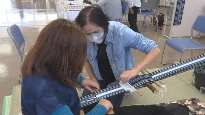 日本最古の技法で織られる「伊波メンサー織」伝統の技をインベントで体験|TBS NEWS DIG
