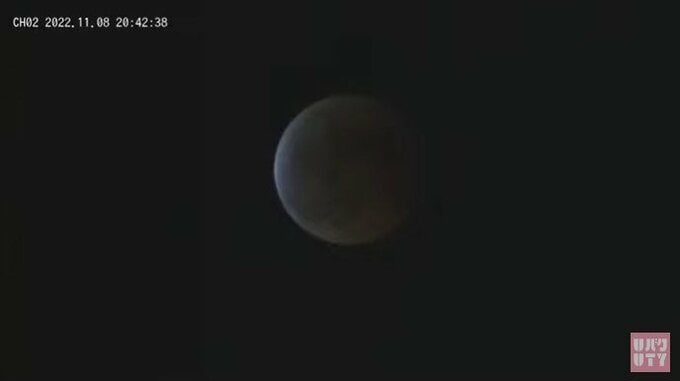 【静止画で見る】皆既月食と天王星食　山梨でも見えた　8日午後6時から午後10時まで　|　山梨のニュース | ＵＴＹテレビ山梨