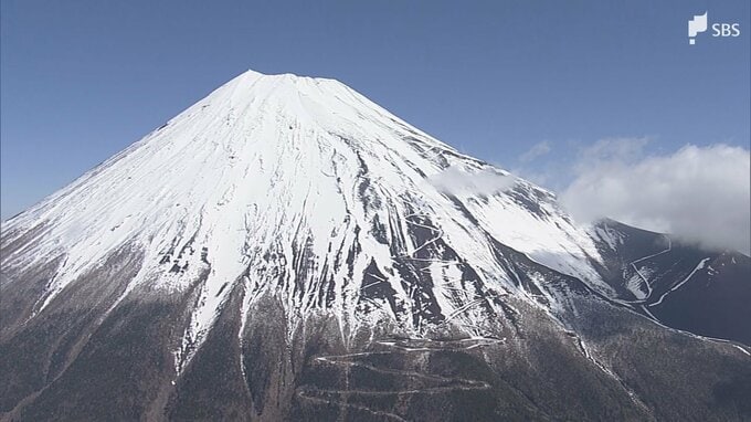 「SNSを見て絶景を巡りたかった」富士山で滑落したポーランド国籍の男性が冬季閉鎖中に登った理由「登山道が閉鎖されているとは知らなかった」静岡県警は注意を呼びかけ|TBS NEWS DIG
