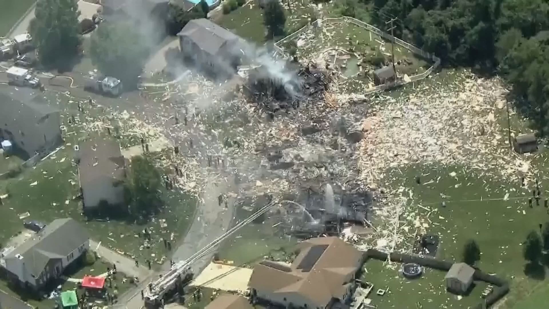 【動画】アメリカの住宅街 謎の大爆発で5人死亡wwwwwwwwww ねことダンボール