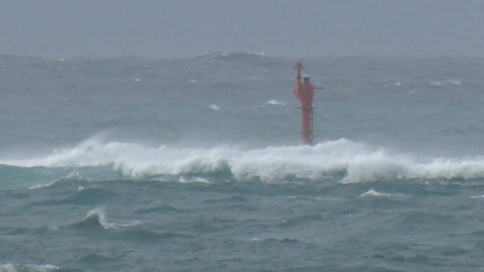 【台風18号】猛烈な勢力で八重山地方に波浪警報　海の便に欠航も