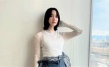 【 のん 】　「ちょっと前の #オフショット　スカートのレースと赤いブーツが素敵」|TBS NEWS DIG