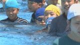 夏休みの水難事故ゼロへ　海上保安部が初の体験教室　小学生がプールで命を守る授業　|　大分のニュース｜OBS NEWS｜大分放送
