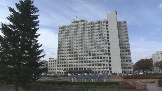 米沢市の公立高校女性用トレイに盗撮カメラ　カメラはSDカード記録型、撮影者の姿も映っている可能性　しかしこれまで具体的な動きなし…今後どうなる（山形）|TBS NEWS DIG