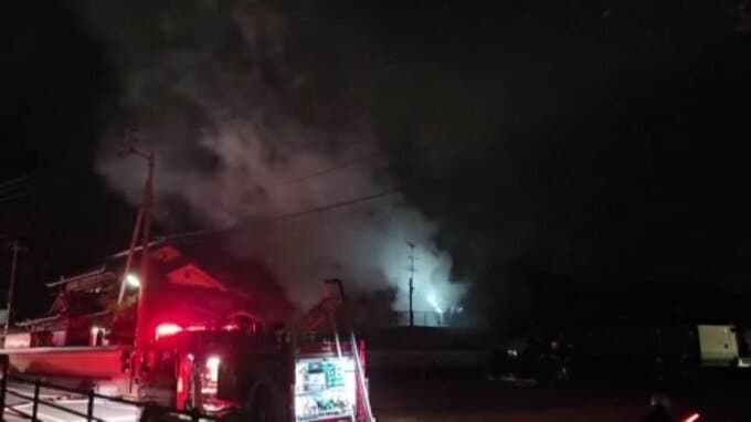 焼け跡から男女2人の遺体 住宅兼倉庫を全焼  夫婦と連絡取れず  愛媛県・松山市|TBS NEWS DIG